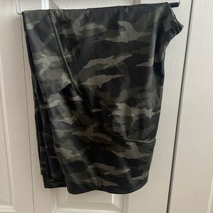 Athleta Ultimate Camo 7/8 Tight - 3X